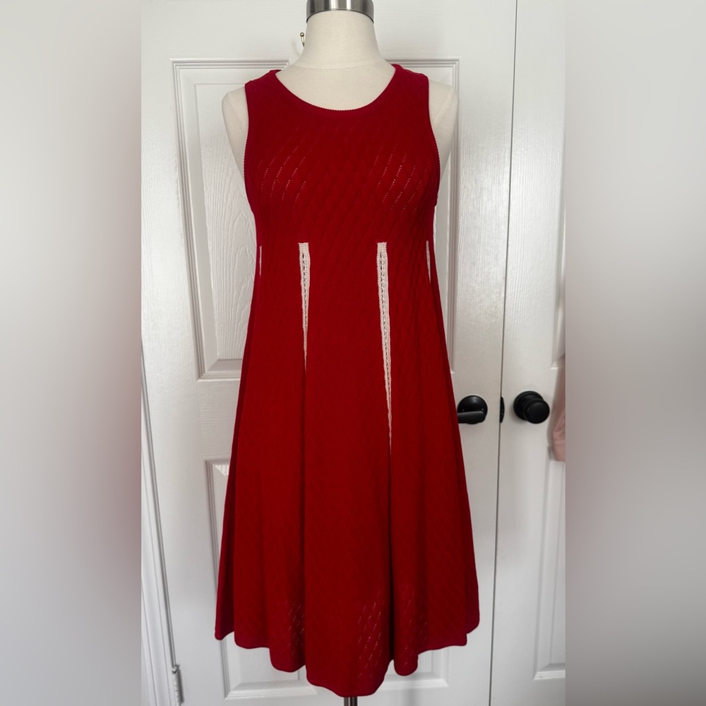 Chic Red Sleeveless Midi Dress